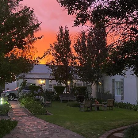 Cape Karoo Guesthouse ボーフォート・ウェスト エクステリア 写真