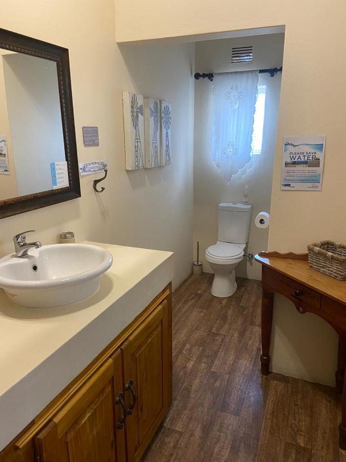 Cape Karoo Guesthouse ボーフォート・ウェスト エクステリア 写真