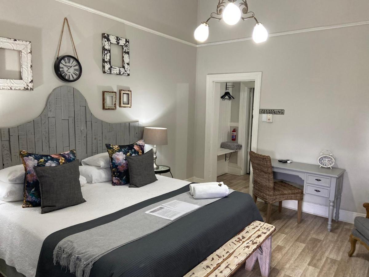 Cape Karoo Guesthouse ボーフォート・ウェスト エクステリア 写真