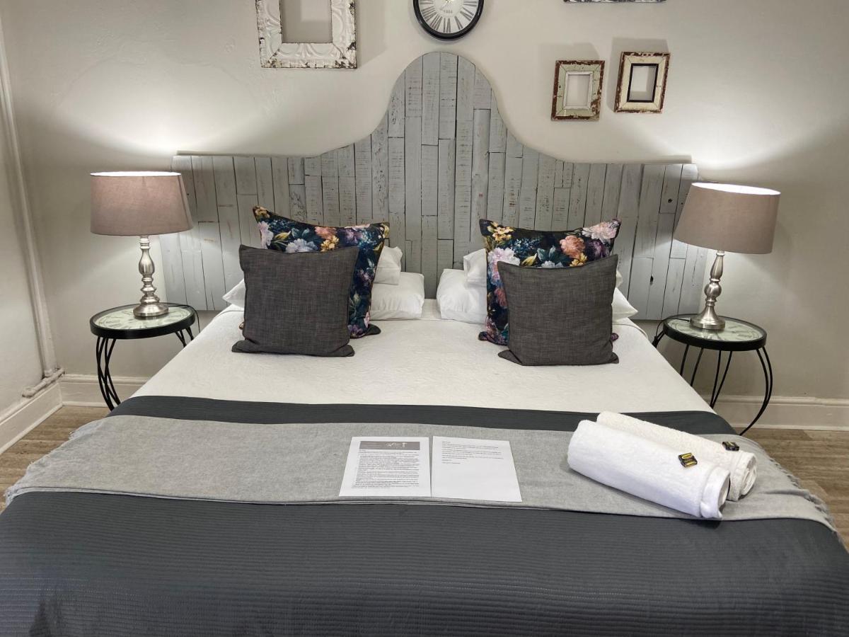 Cape Karoo Guesthouse ボーフォート・ウェスト エクステリア 写真