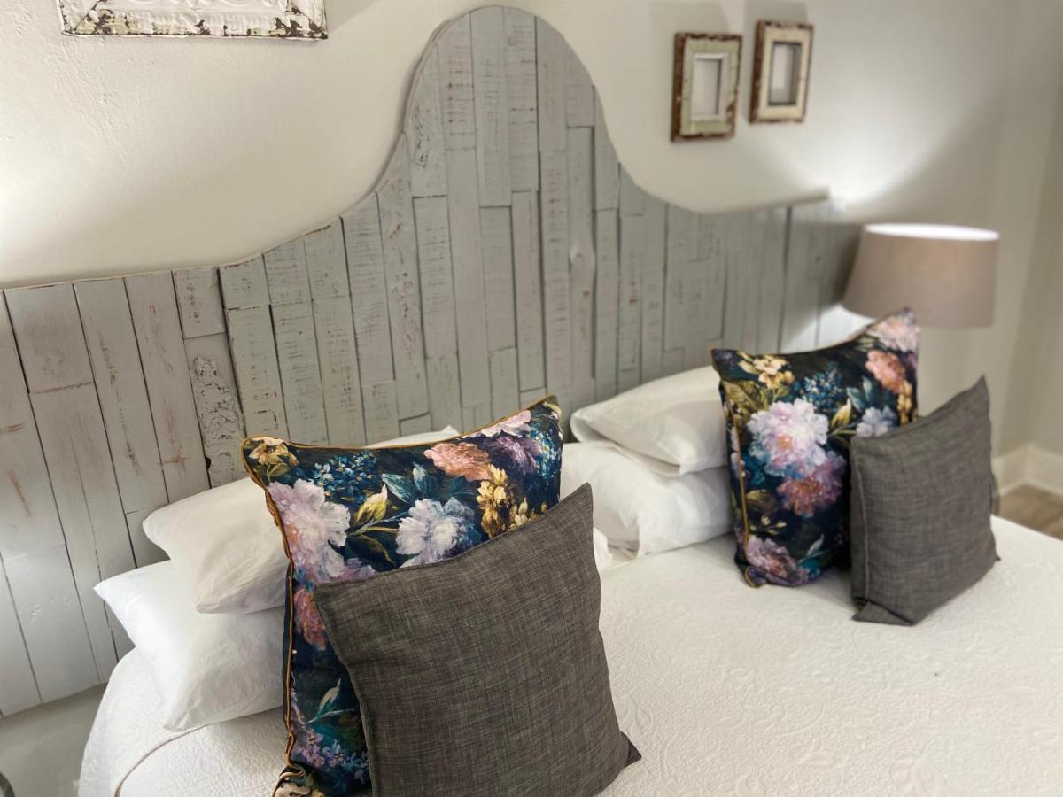 Cape Karoo Guesthouse ボーフォート・ウェスト エクステリア 写真