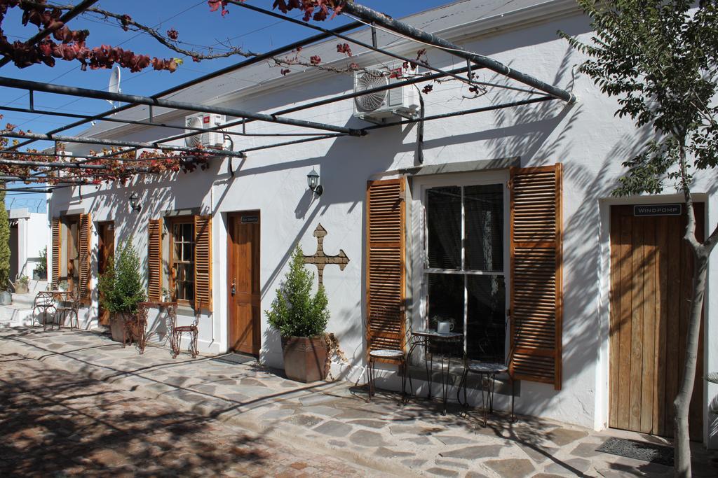 Cape Karoo Guesthouse ボーフォート・ウェスト エクステリア 写真