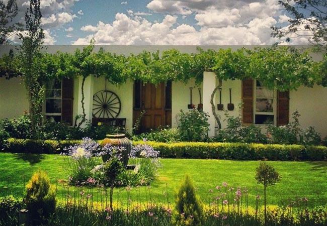 Cape Karoo Guesthouse ボーフォート・ウェスト エクステリア 写真